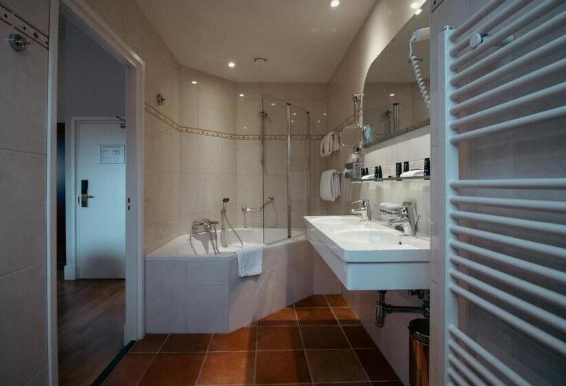 Полулюкс, Grand Hotel En Résidence De Draak