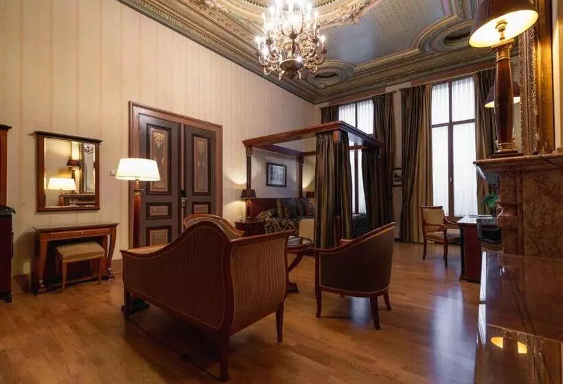 スーペリアースイート, Grand Hotel En Résidence De Draak