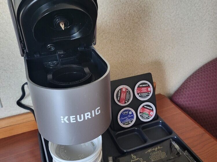 جناح مزود بجاكوزى, Holiday Inn Express & Suites Kitchener Southeast, An Ihg