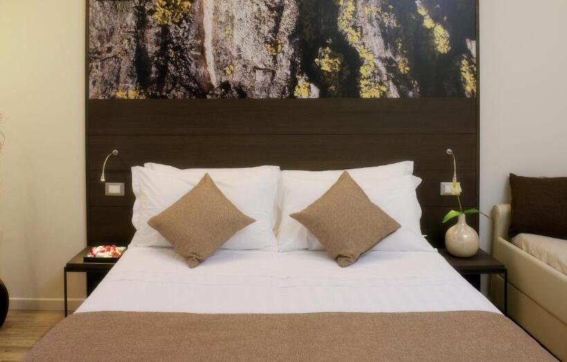 四人高级间, Life