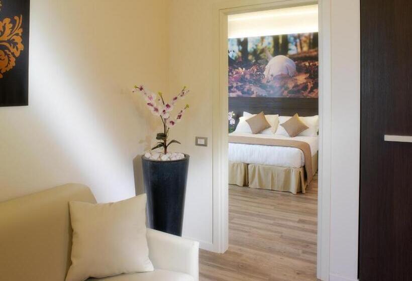 小型套房带海景, Life