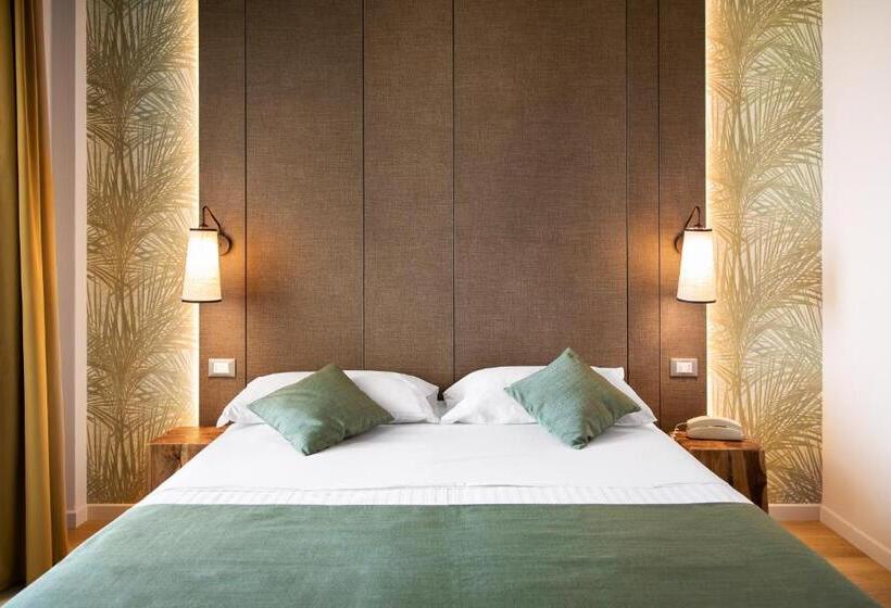 高级大房间, Life