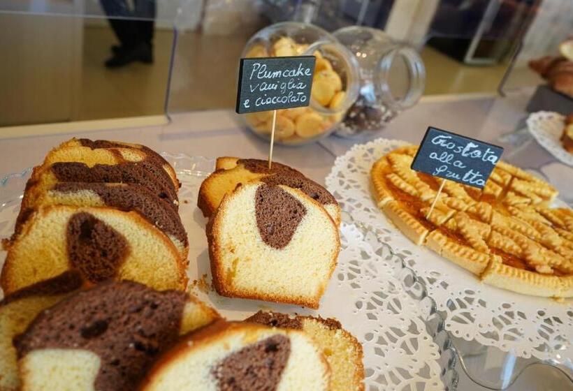 高级三人间, Life