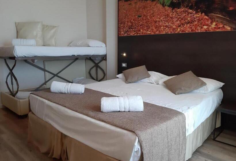 四人高级间, Life