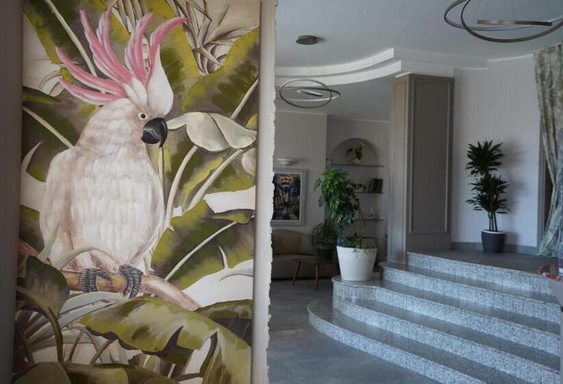 小型套房带海景, Life