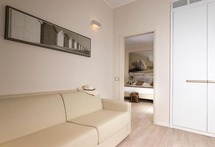 小型套房带海景, Life