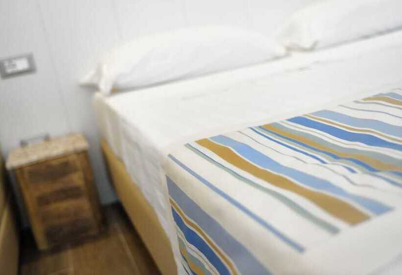 高级大房间, Life