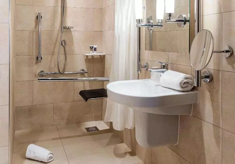 اتاق کلاسیک خانوادگی, Mercure Bristol Holland House
