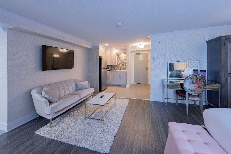 מיטת קינג בסוויטה, Prestige Treasure Cove Resort, Worldhotels Elite