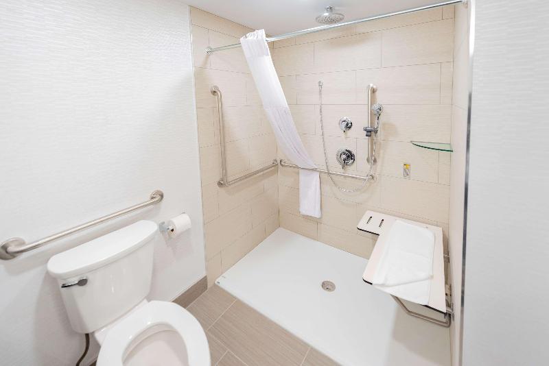 חדר סטנדרט מותאם לאדם עם מוגבלויות, Prestige Treasure Cove Resort, Worldhotels Elite