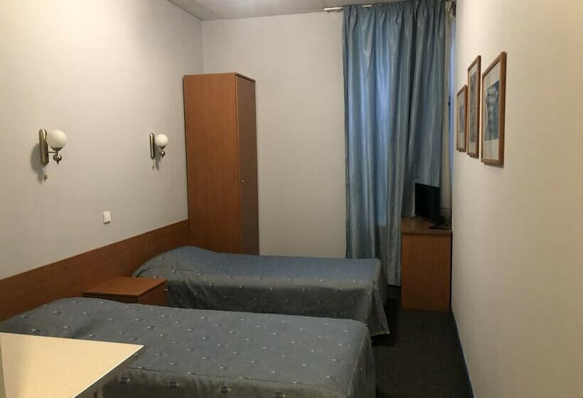 スタンダードルーム, Rinaldi At Moskovskiy Prospect, 18