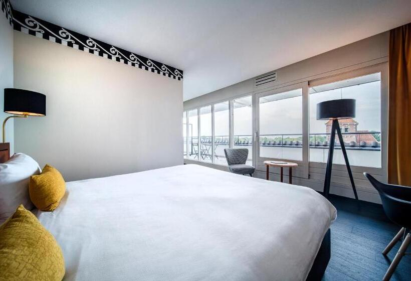 חדר פנטהאוז, Theater Figi