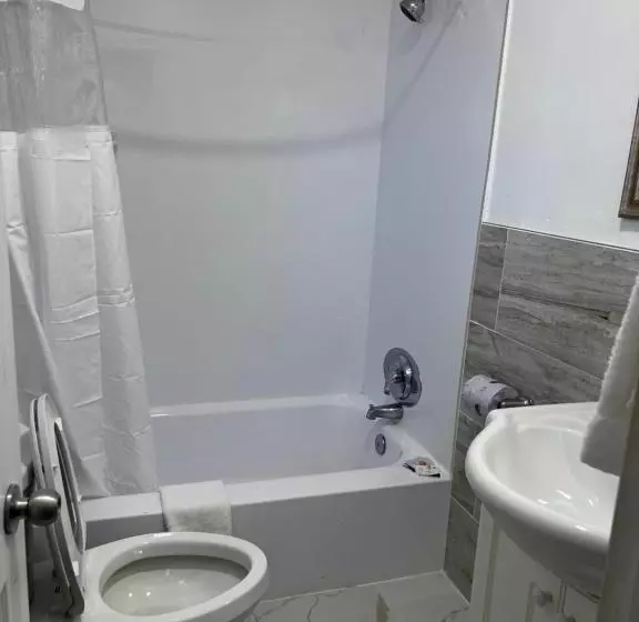 ２ダブルベッドのスタンダードルーム, Knights Inn   Park Villa Motel, Midland