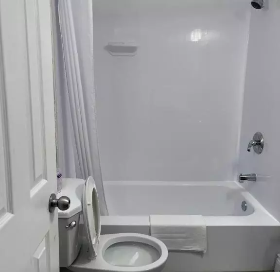 ２ダブルベッドのスタンダードルーム, Knights Inn   Park Villa Motel, Midland