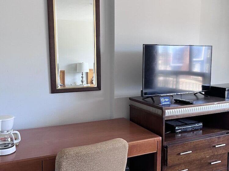 غرفه قياسيه سريرين مزدوجين, Knights Inn   Park Villa Motel, Midland