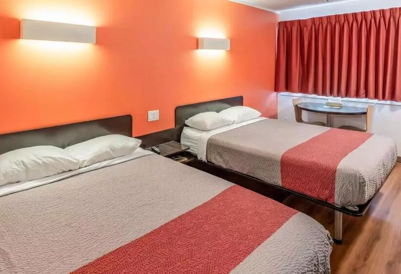 اتاق لوکس, Motel 6 Kamloops, Bc