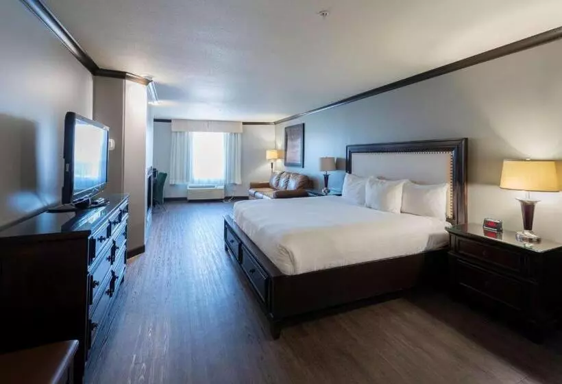 سوئیت با تخت بزرگ, Prestige Treasure Cove Resort, Worldhotels Elite