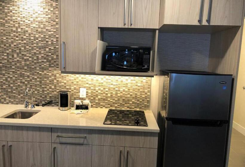 סוויטת אקזקיוטיב, עם מיטת קינג, Prestige Treasure Cove Resort, Worldhotels Elite