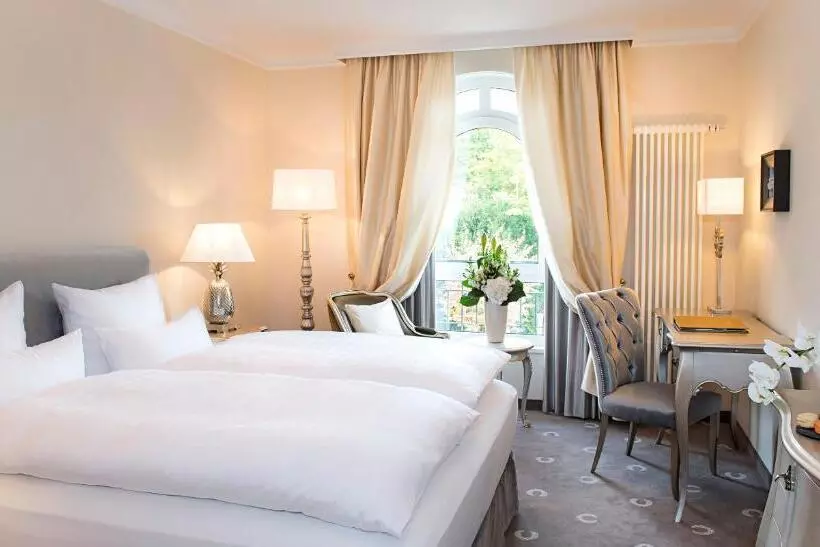 Classic Room, Victor S Residenz Hotel Schloss Berg
