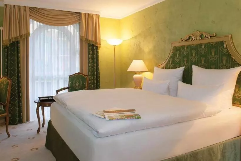 Deluxe Room, Victor S Residenz Hotel Schloss Berg
