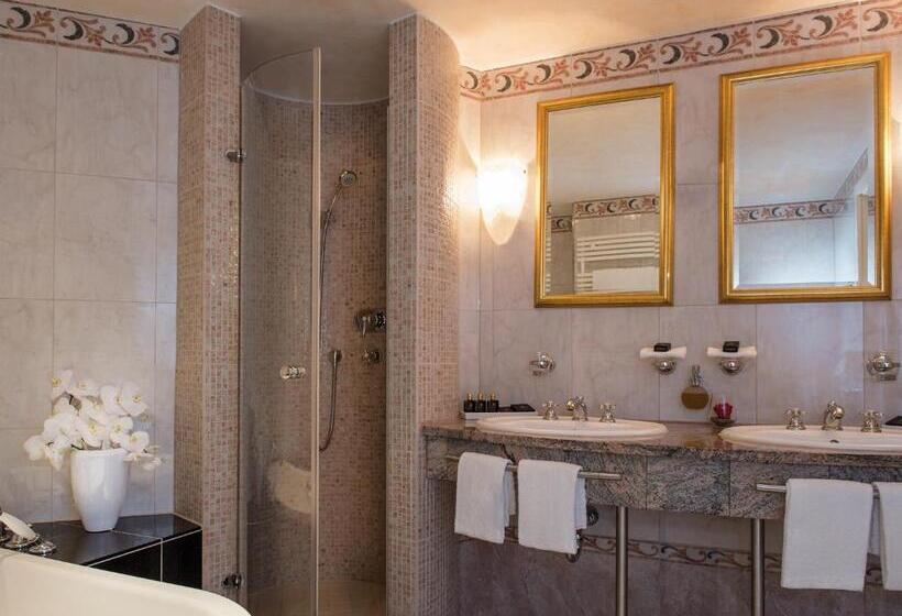 جناح جونيور, Victor S Residenz Hotel Schloss Berg