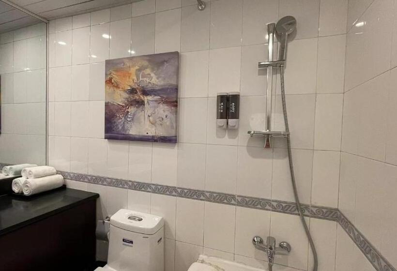 디럭스 패밀리 룸, Magnificent International