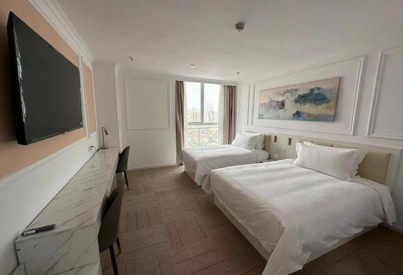 디럭스 패밀리 룸, Magnificent International