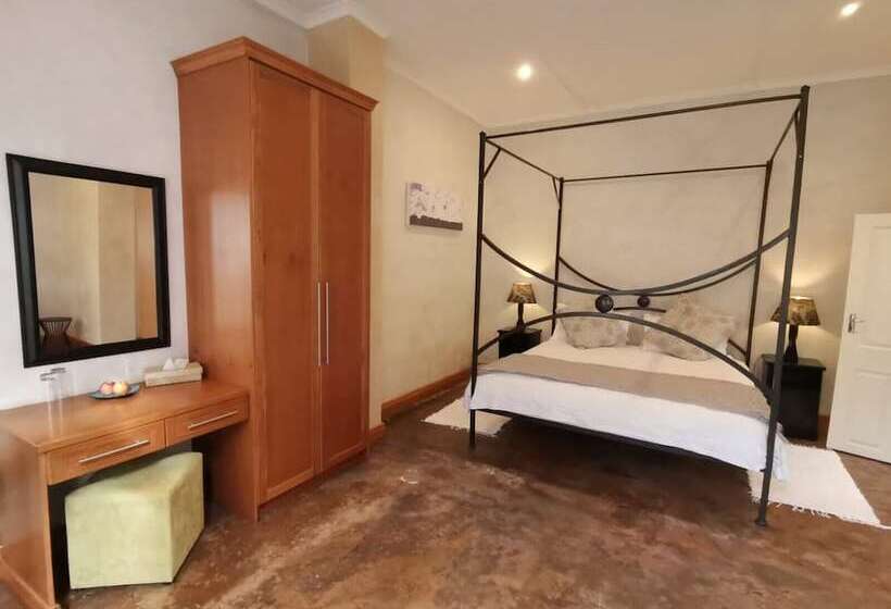 جناح, Mimosa Lodge