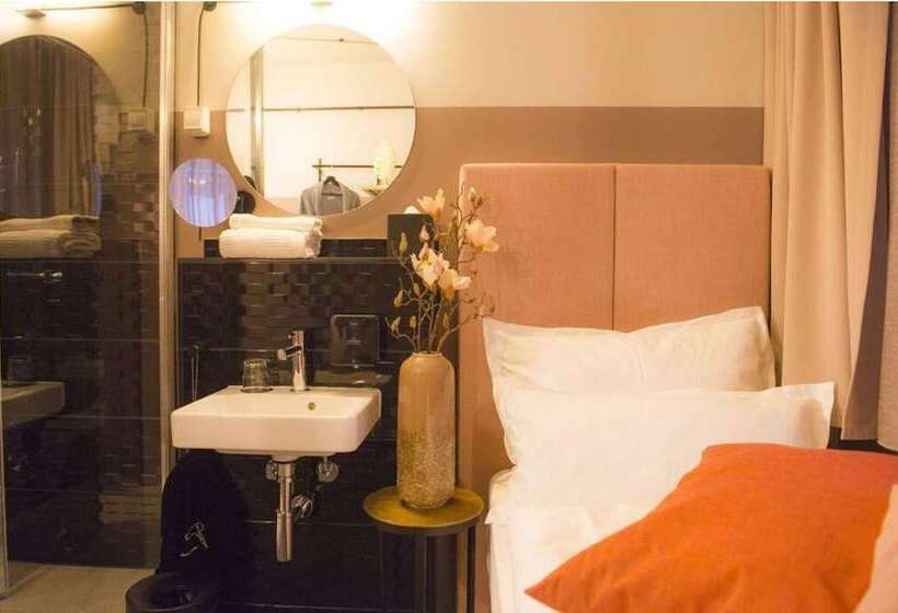 اتاق استاندارد یک نفره, Neuer Fritz