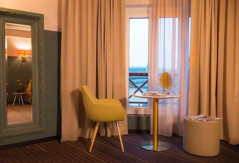 اتاق استاندارد سه نفره, Neuer Fritz