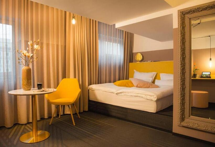 اتاق استاندارد, Neuer Fritz