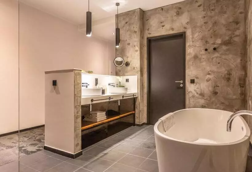 1 Bedroom Apartment River View, Neuer Fritz