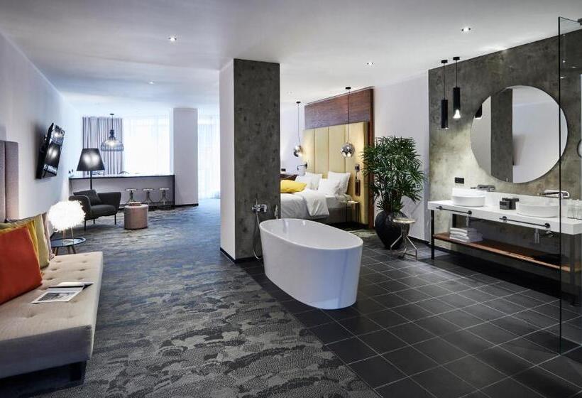 1 Bedroom Apartment River View, Neuer Fritz