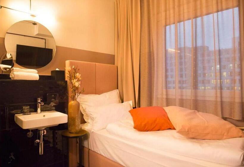 اتاق استاندارد یک نفره, Neuer Fritz