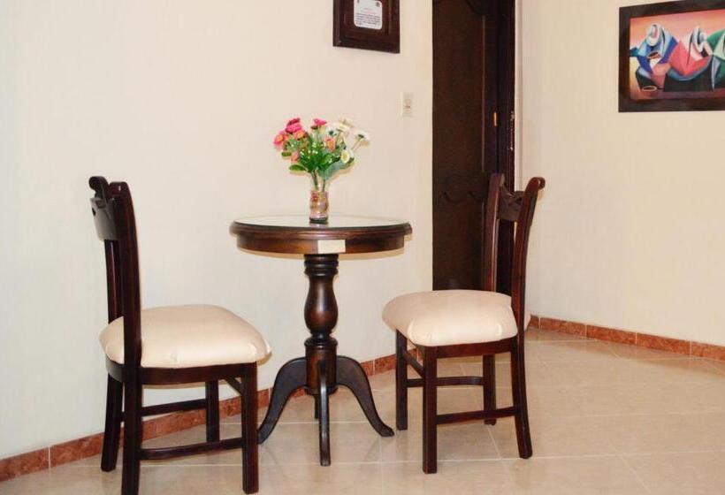 חדר סטנדרט, Plaza Versalles