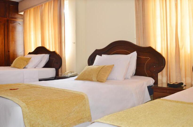 חדר סטנדרט לשלושה, Plaza Versalles