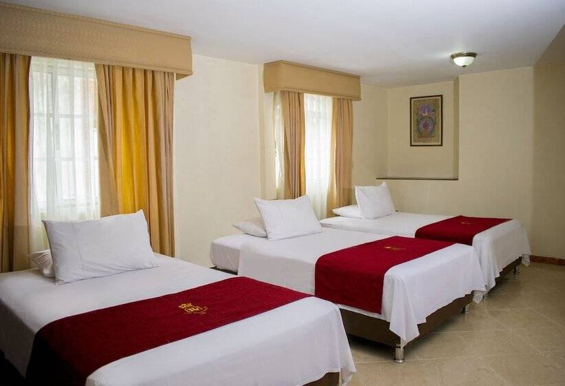 غرفة قياسية ثلاثية, Plaza Versalles