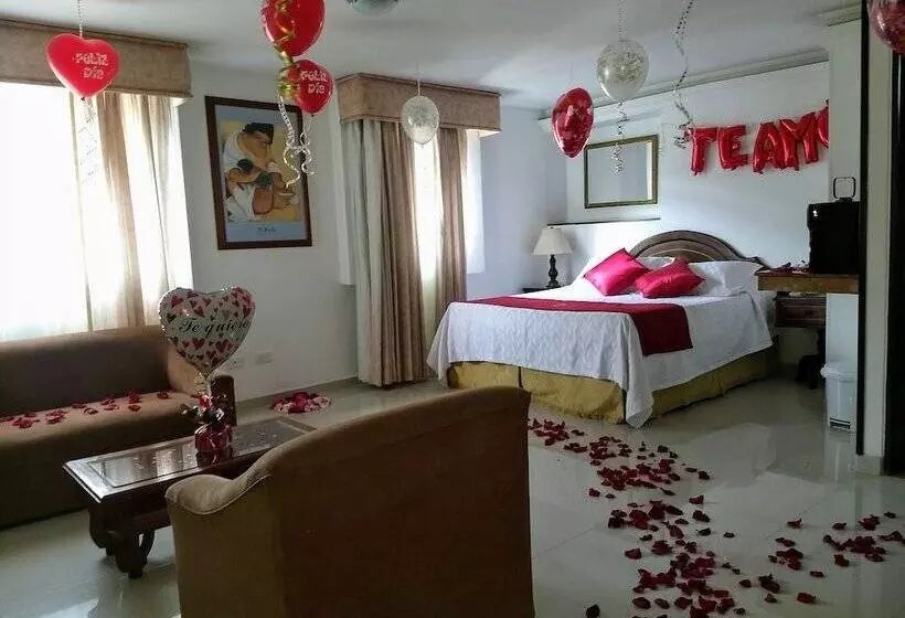 سوییت جونیور, Plaza Versalles