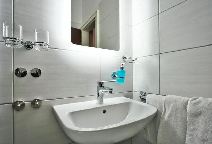 ガーデンビュースタンダードルーム, Reichels Park