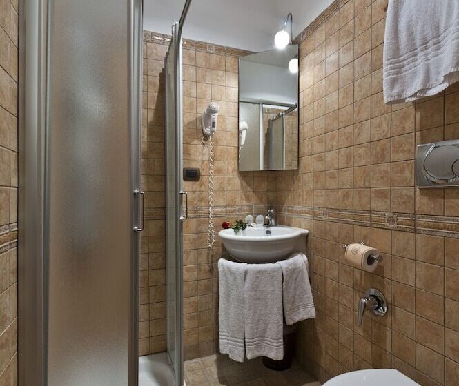 اتاق استاندارد یک نفره, Relais Dei Papi