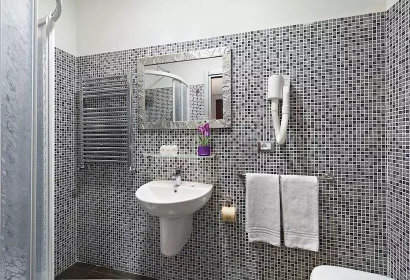 اتاق استاندارد سه نفره, Relais Dei Papi