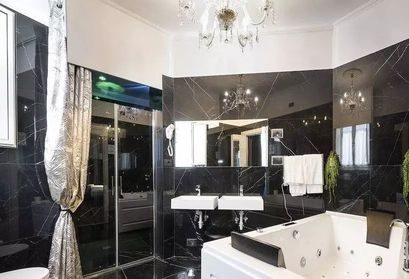 اتاق لوکس با وان آب گرم, Relais Dei Papi