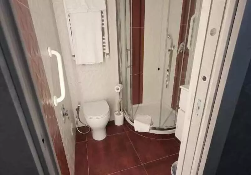 اتاق لوکس با وان آب گرم, Relais Dei Papi