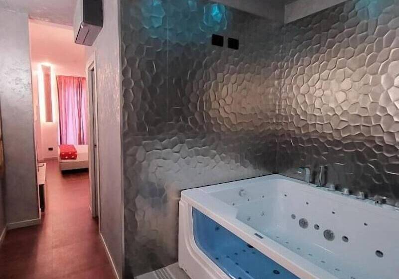 اتاق لوکس با وان آب گرم, Relais Dei Papi