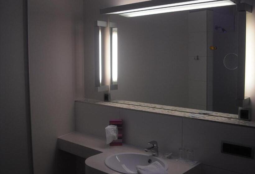 스탠다드 트리플 룸, Sprenz