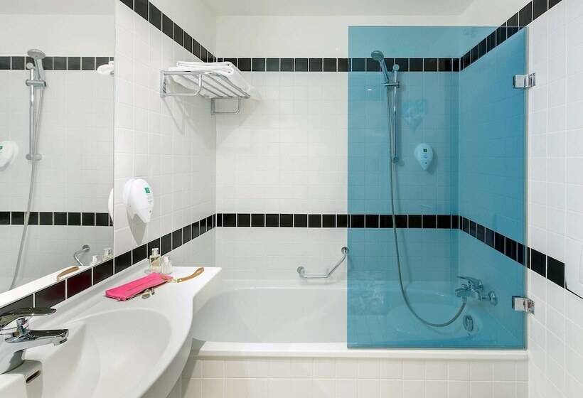 اتاق راحتی سه تخته, Styles München Ost Messe