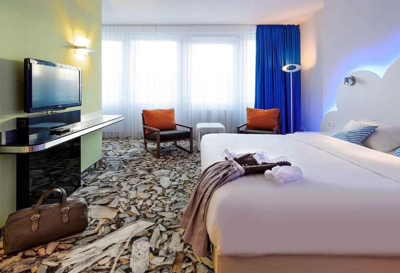 اتاق راحتی سه تخته, Styles München Ost Messe