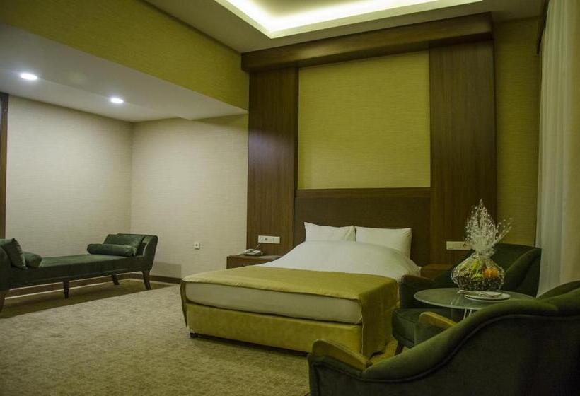 سوییت جونیور, Tilmen