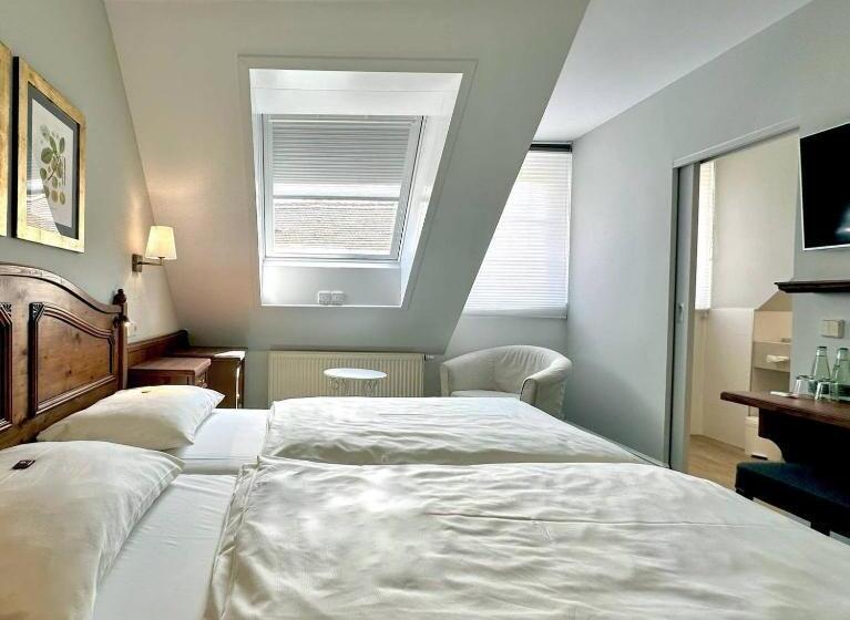 スタンダードルーム, Unstruttal