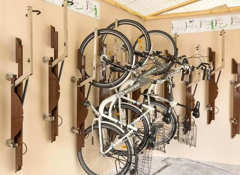 Standard Single Room, Unstruttal